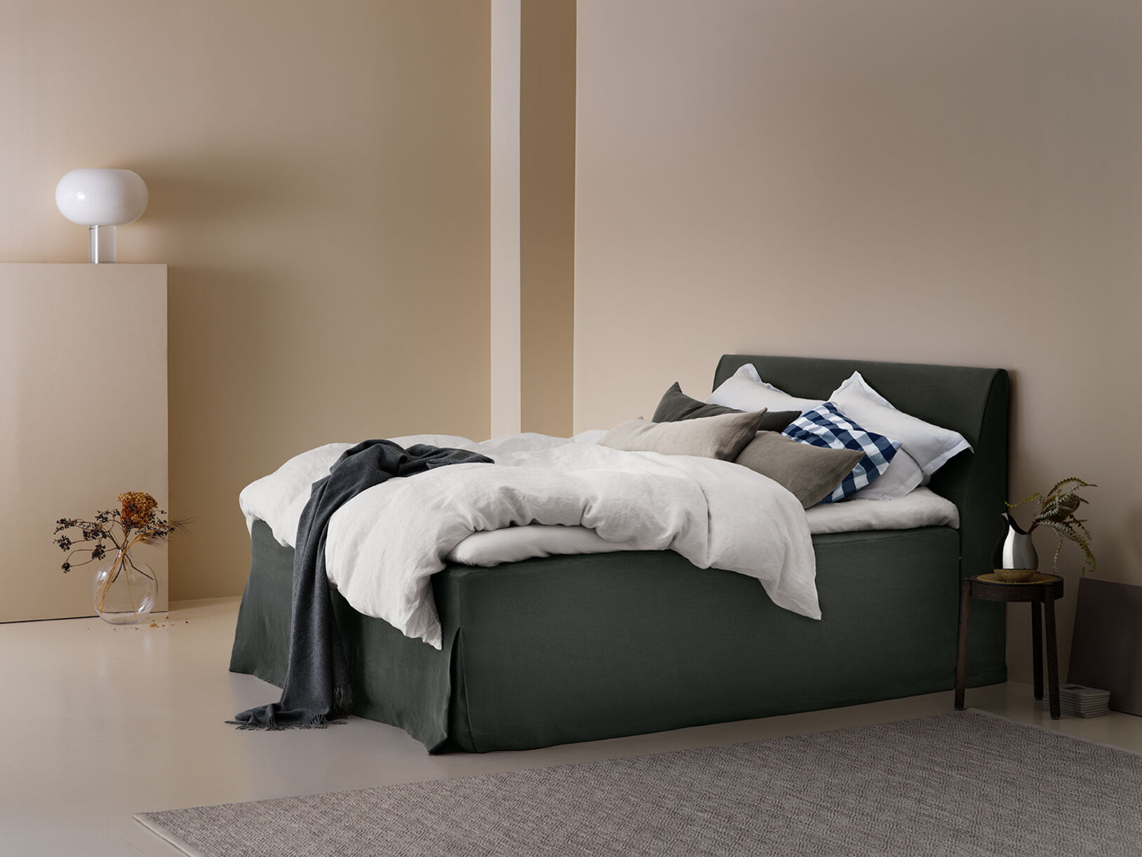 HÄSTENS ONTHULT DE ‘BEING’-COLLECTIE